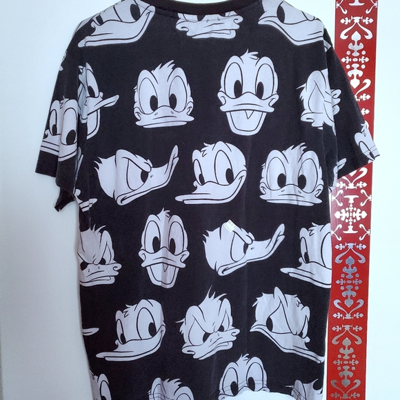 Disney Donald Duck All Over Print Tee. Medium. - Picture 2 of 4